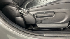 MINI Hatchback 1.5 Cooper Exclusive 5dr Auto [Comfort/Nav Pack] Petrol Hatchback